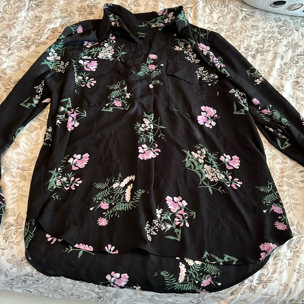 Ann Taylor XL, women’s used top. Smoke free home. Only warn a few times.